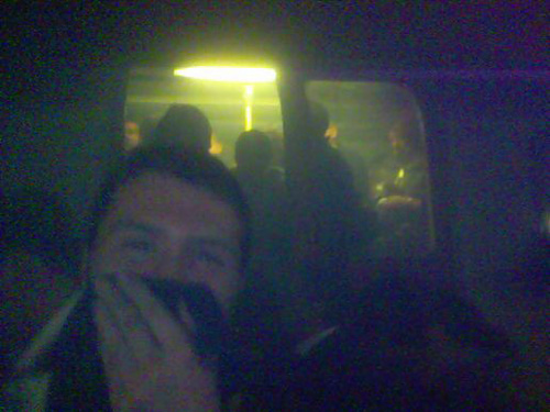 Adam Stacey tok dette bildet med sin mobiltelefon på toget som ble rammet ved t-banestasjonen Kings Cross 7. juli 2005.