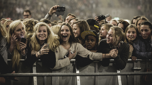 Bieber-fans under konserten på Telenor Arena 16. april 2013 (foto: NRK P3, CC:by-nc-sa)
