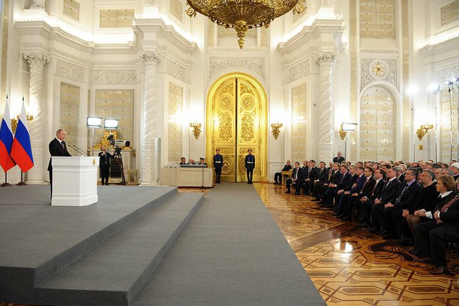 Tale i Kreml: Putin på talerstolen 18. mars 2014 (foto: kremlin.ru)