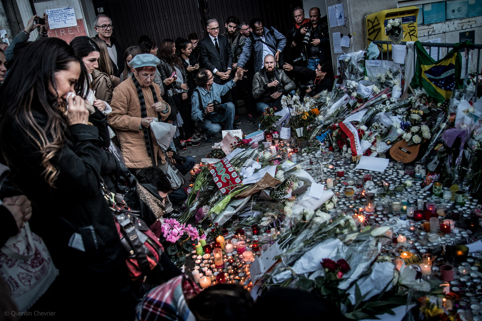 Utenfor konsertlokalet Bataclan i Paris 15. november 2015. 13. november drepte terrorister 89 mennesker i Bataclan. 